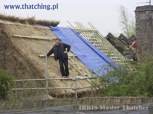 Irbis Strzecharstwo: już w realizacji - etapowe wykonanie strzechy słomianej wraz z konstrukcją drewnianą