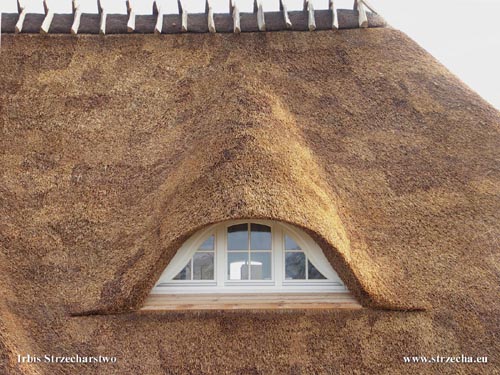 Irbis Strzecharstwo: okno strzecharskie trójdzielne - dach trzcinowy Irbis
