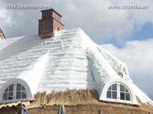 Strzecha, dach z trzciny - komin z klinkieru, Sepatec izolacja konstrukcji przeciwpożarowa