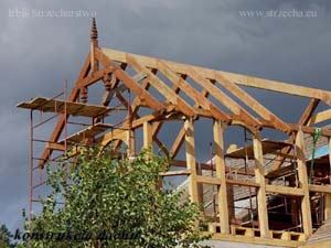 Irbis Strzecharstwo: konstrukcja drewniana pod dach z trzciny: Modrzewiowy Dwór